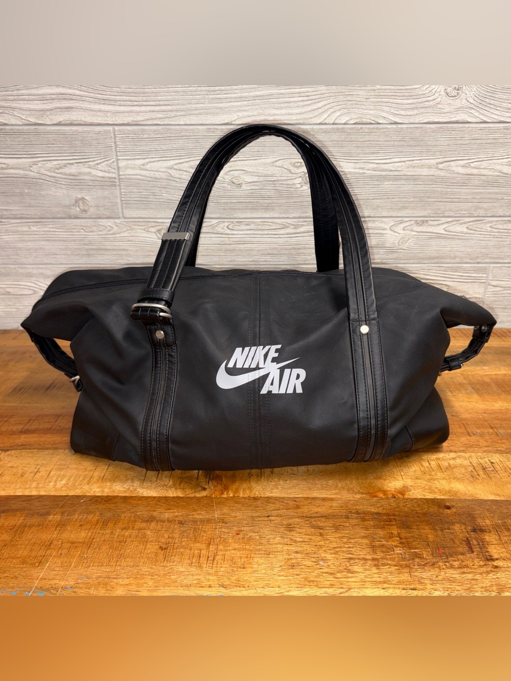 Rare  Nike Air Swoosh Black Gym Duffel Bag With Nike Hardware EUC Size Medium